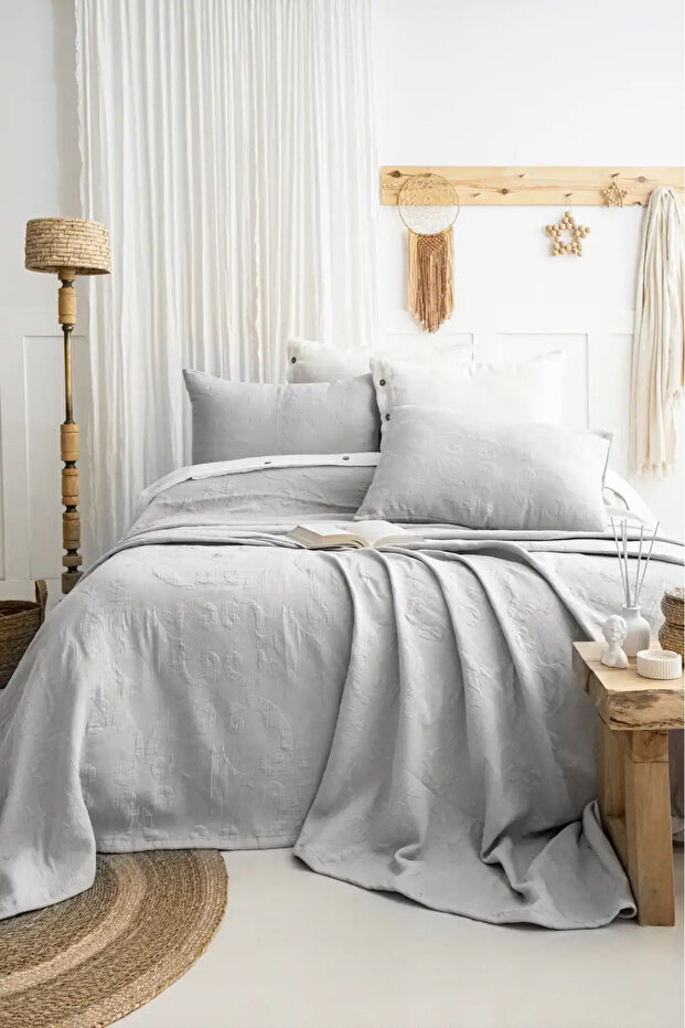 Julia Jacquard Bedspread Set, Floral Embossed 100% Cotton Jacquard Fabric, 3 Piece Bedspread Set