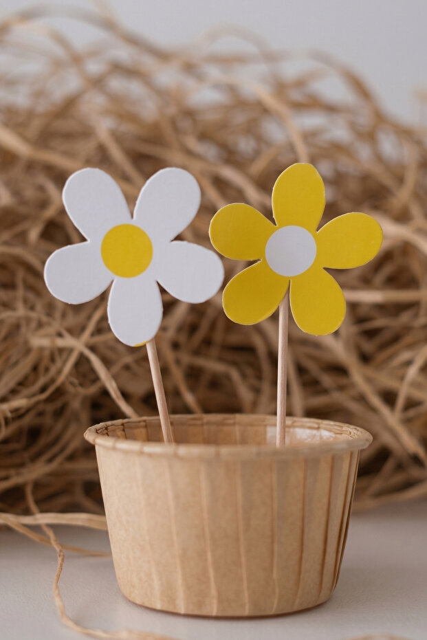 White 8-Piece Daisy Figured Toothpick Cake Decoration