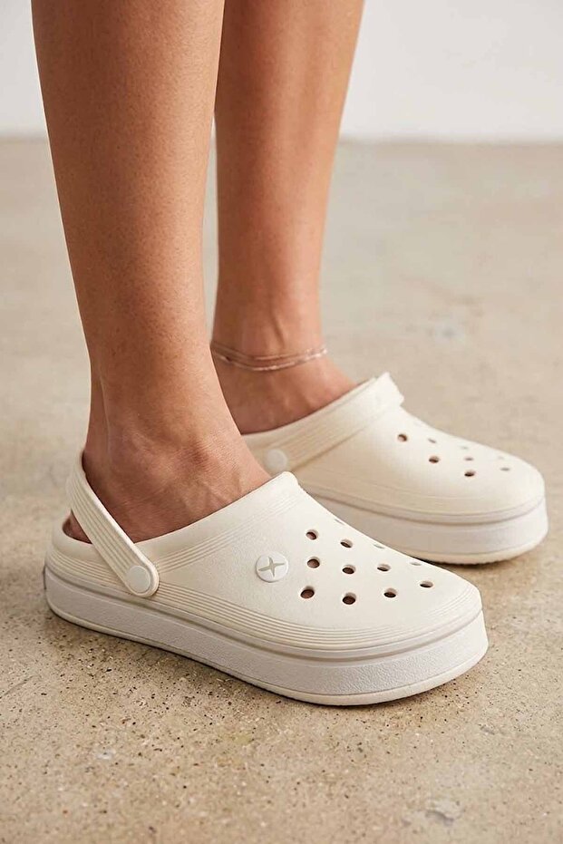 Lightweight and Comfortable Daily Slippers-Pool-Beach-Hospital Slippers