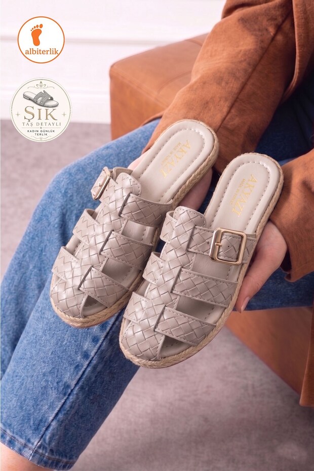 Women's Closed-Front Buckle Stylish Daily Model Women's Slippers Comfortable Sole Summer Women's Slippers