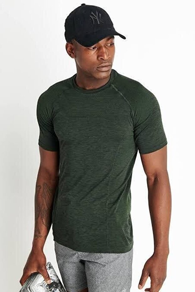 ألو كورت سويل مان (Alo Short Sleeve)