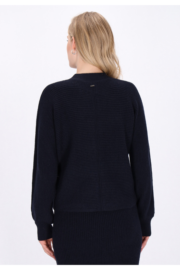 Sweater - 4