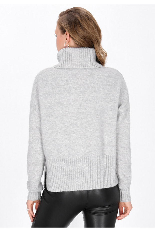 Sweater - 4
