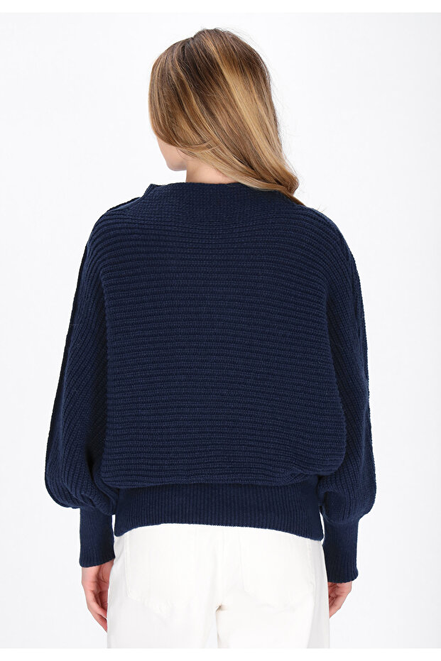 Sweater - 4