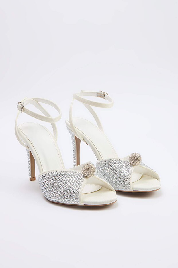 Bridal Beyaz Taş Detaylı Kadın 9,5 cm Klasik Topuklu Ayakkabı TAKSS26TO00073 - 2