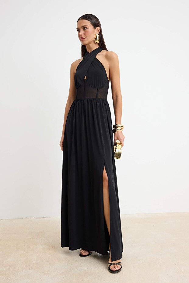 Siyah Tül Detaylı Boyundan Bağlamalı Örme Maxi Abiye & Mezuniyet Elbisesi TPRSS26AE00063 - 2