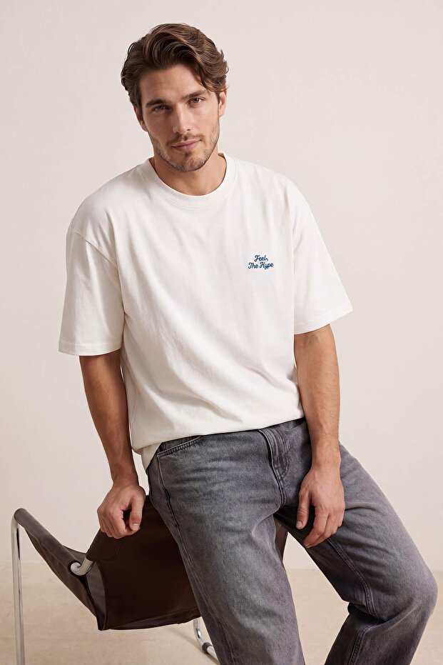 Ekru Oversize/Geniş Kesim Slogan Nakışlı %100 Pamuk T-Shirt TMNSS26TS00055 - 1