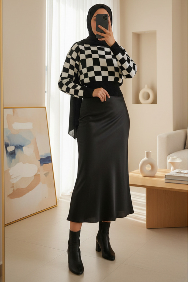 15806 Satin Skirt - Black
