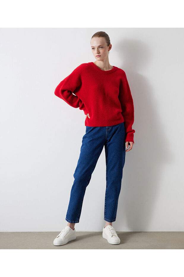 Back low-cut knitwear