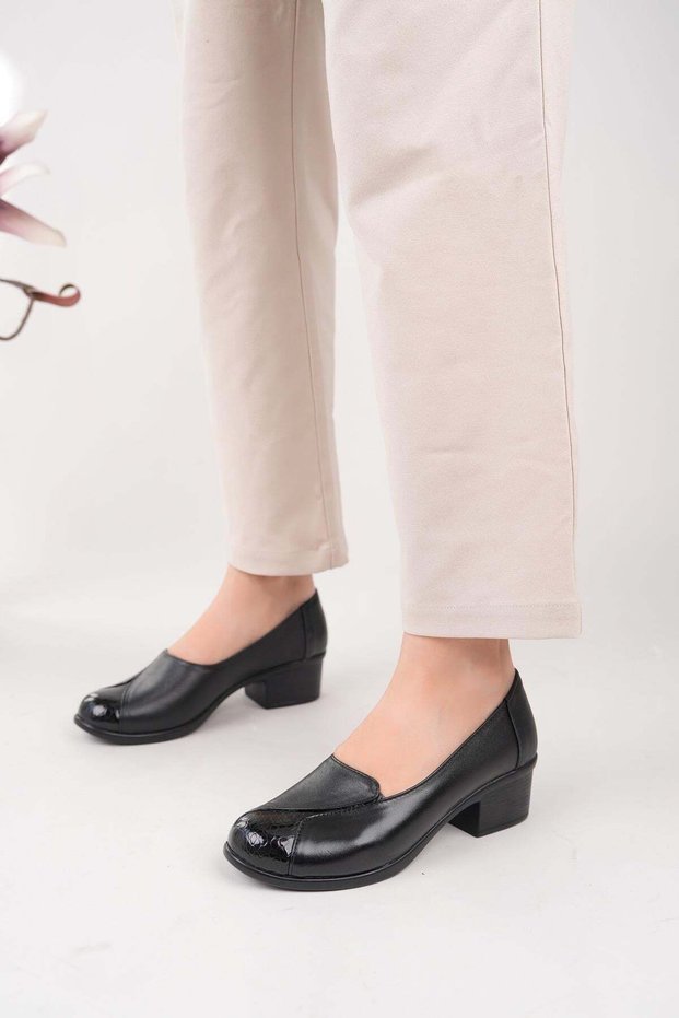 22524 Black Genuine Leather Heeled Women's Shoes