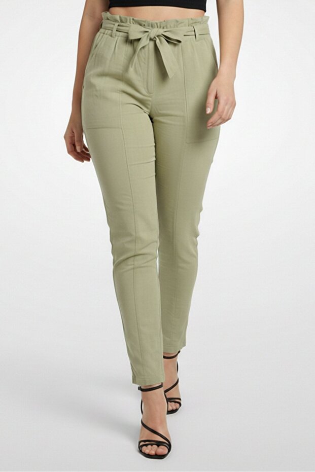 Women Regular Fit Plain Belted Straight Leg Pants, Green