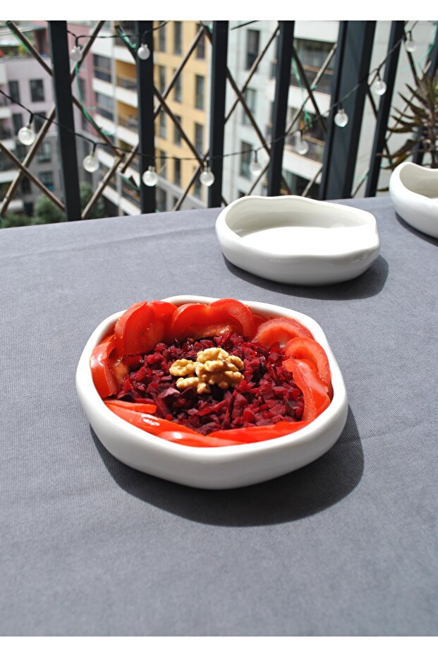 2 Pieces Porcelain Curved Mini Oven Dish Small Size Presentation Plate Appetizer Salad Plate 14 cm Asymmetrical