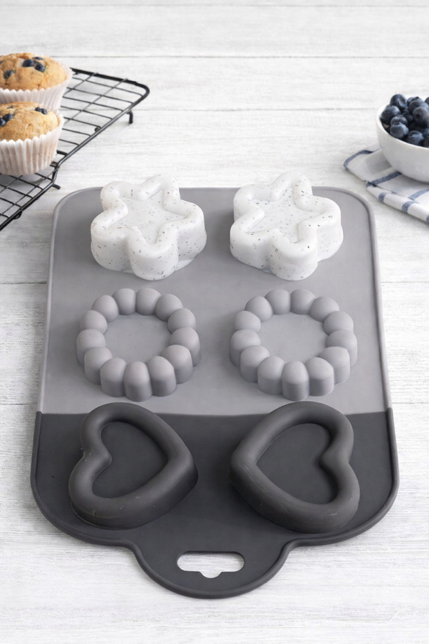Set of 6 Silicone Cake Molds
