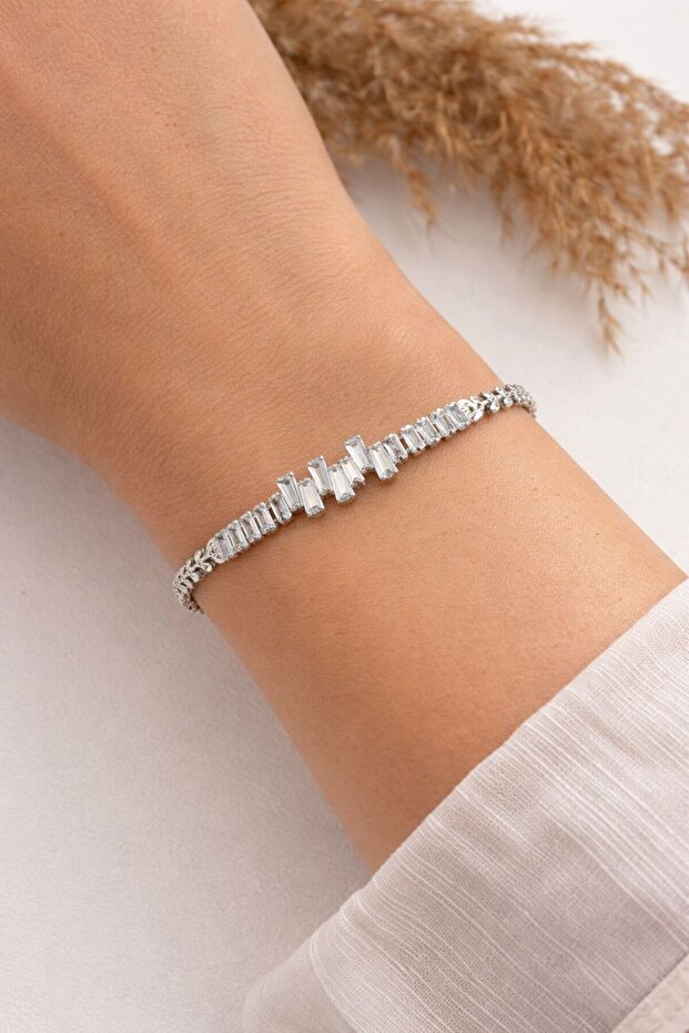 Leaf Detailed Baguette Stone Steel Bracelet