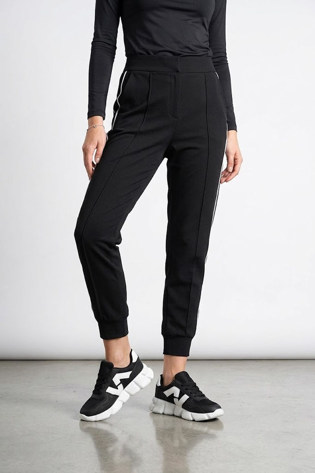 107N Black Sports Shoes