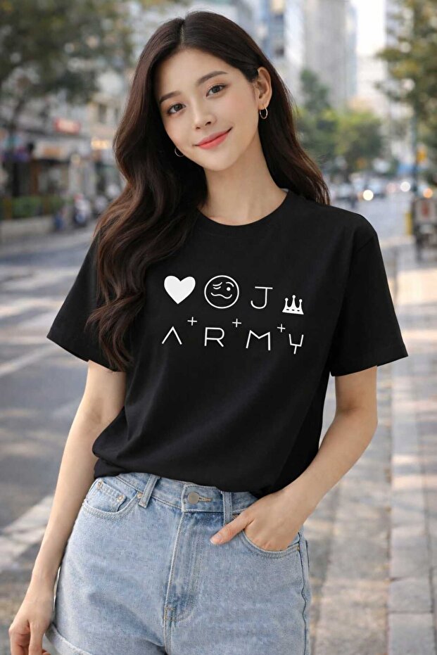 تي شيرت مطبوع كبير الحجم من Arirang World Tour