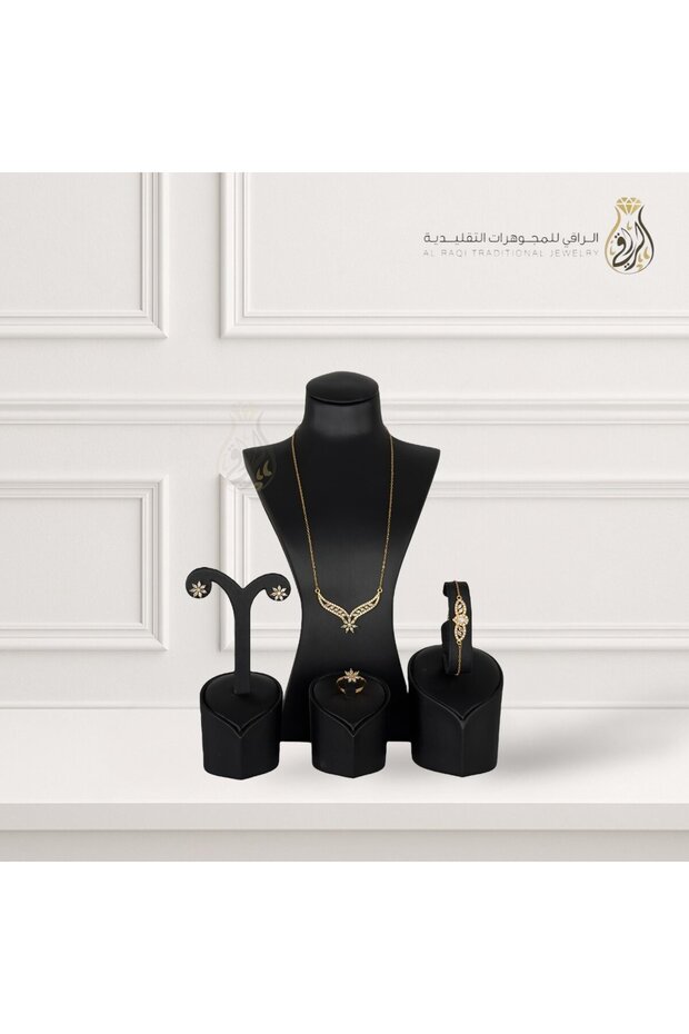 طقم بتصميم أجنحة وفص نجم