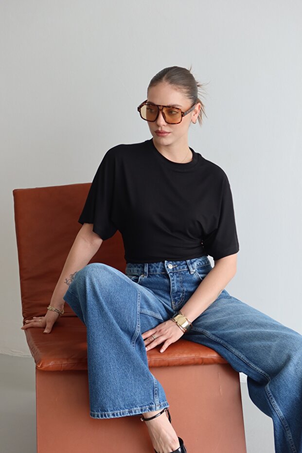 Women's Black Vena Fitted Crew Neck Short Sleeve Blouse