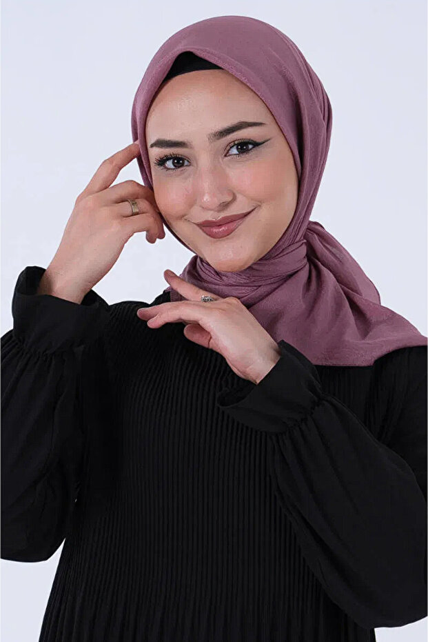 وشاح بريسا فوال بلون اللافندر الداكن
