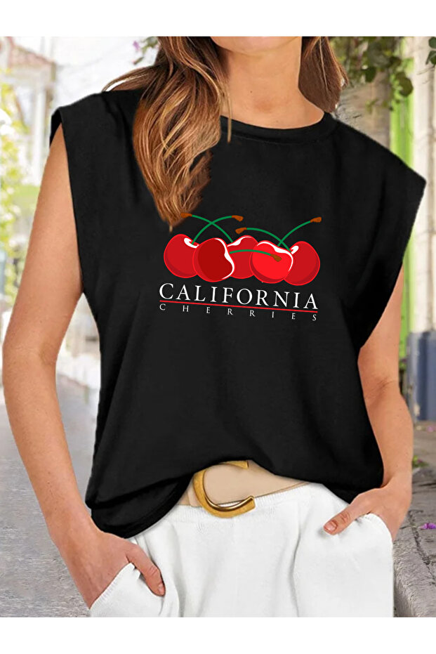 تي شيرت نسائي كبير الحجم مطبوع عليه CALIFORNIA CHERRIES بدون أكمام