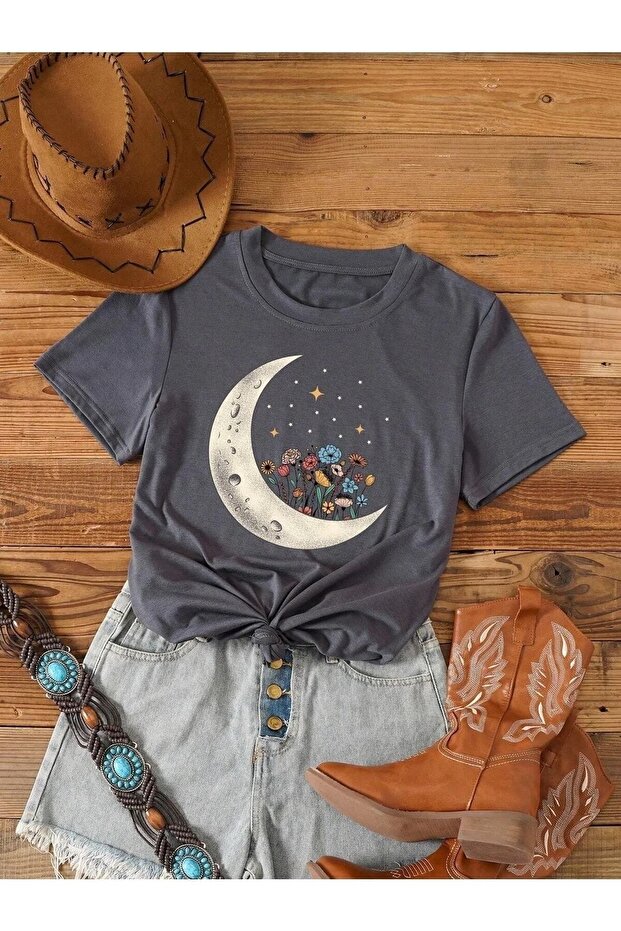 Plus Size Flower Moon Printed Crew Neck Oversize T-shirt