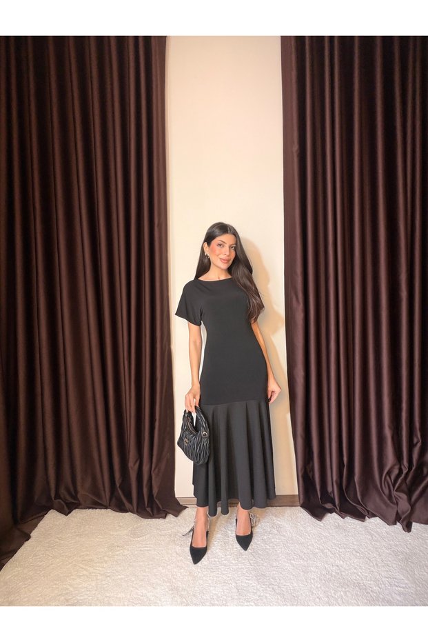 Women's Body-Hugging Short Sleeve Dress with Flared Hem Detail