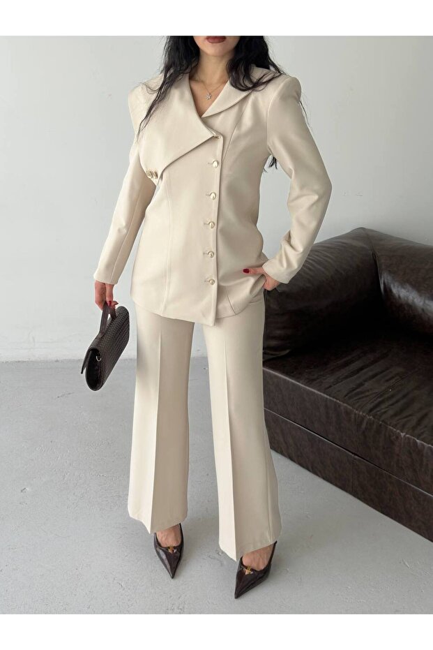 Gold Düğme Detaylı Asimetrik Yaka Blazer Pantolon Takım - 3