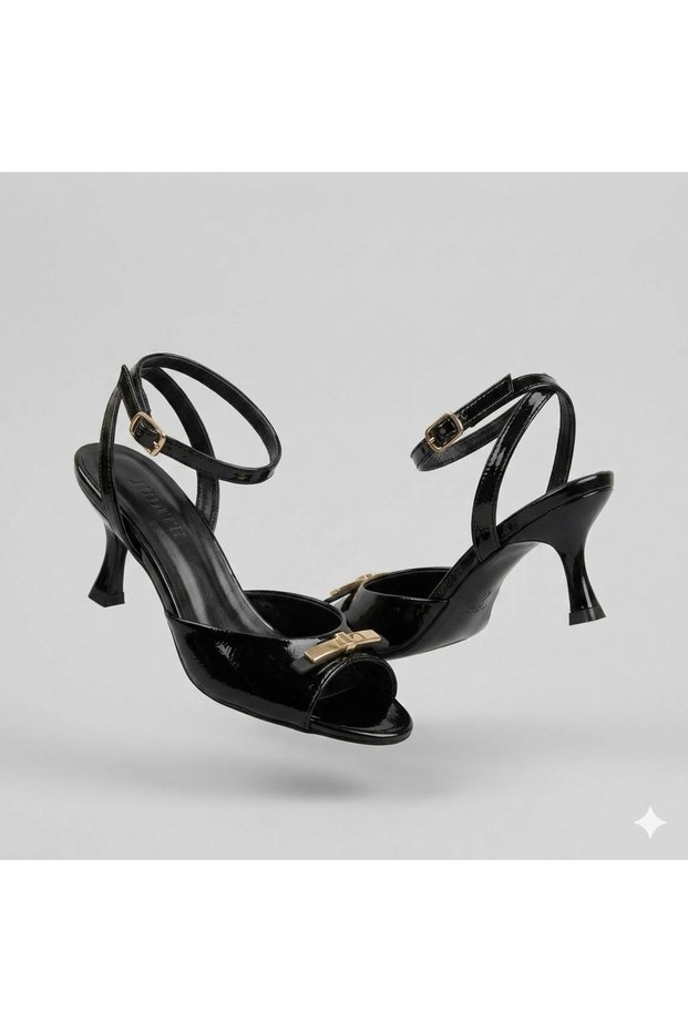 (Park Moda) Women's Open Toe Buckle Detailed Heeled Shoes Black
