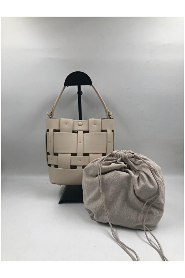 B37168 Shoulder Bag - 3