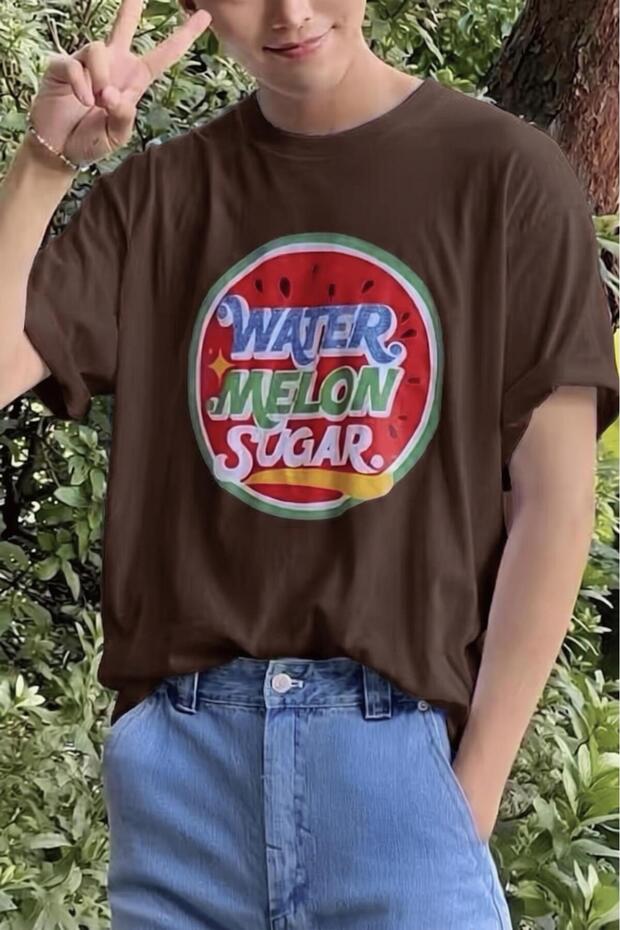 تي شيرت قطني كبير الحجم مطبوع عليه Watermelon Sugar Retro للجنسين