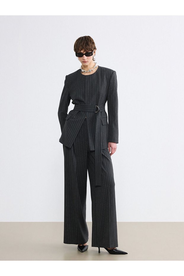 Trendlucky Loose Fit Striped Women's Pleated Fabric Pants with a Difference