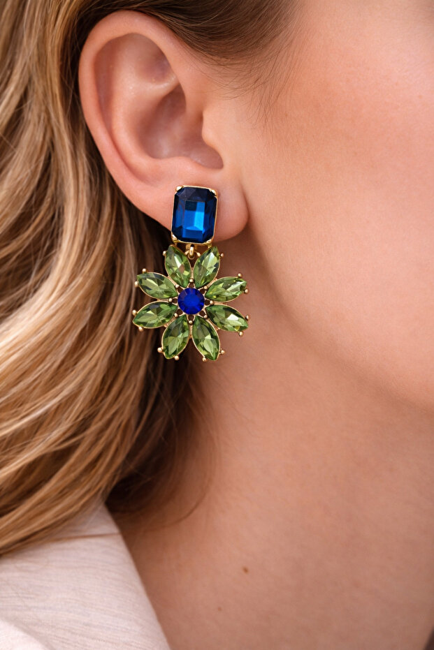 Emerald Green Stone Flower Shape Earrings – Sparkling and Stylish Design