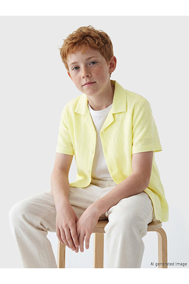 Nevavm Short-Sleeved Boy's Shirt with Difference