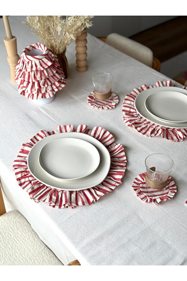 6-Piece Lovelyline Round Ruffled Linen Placemat / American Service