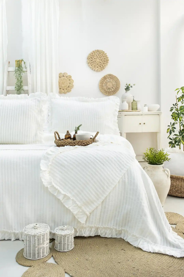 Marta Jacquard Bedspread Set, 100% Cotton Jacquard Fabric with Ruffled Edge Detail, Soft Texture