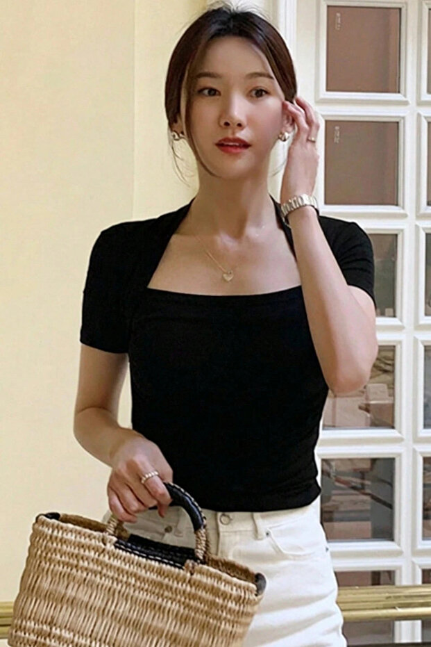 Women's Black Swan Collar Slim Short Sleeve Fit Crop Blouse
