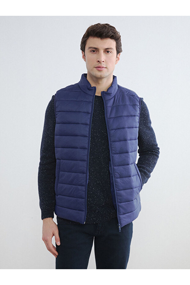 Esvab • Modern & Distinctive Standard Fit Stand Collar Men's Puffer Vest