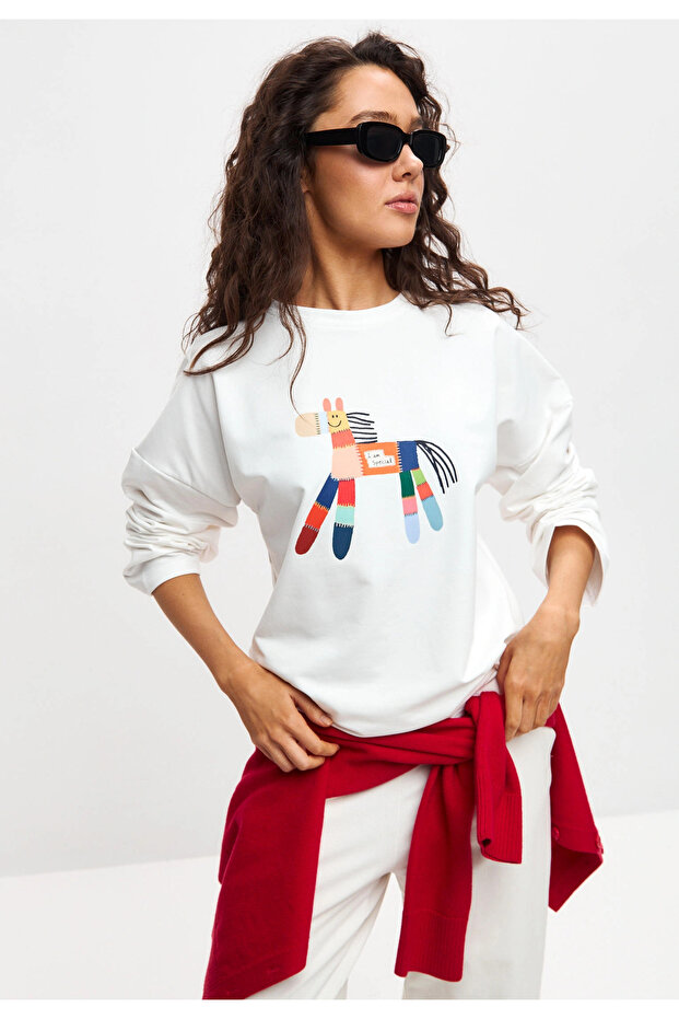 White Printed Long Sleeve Cotton T-Shirt Suitable for Hijab