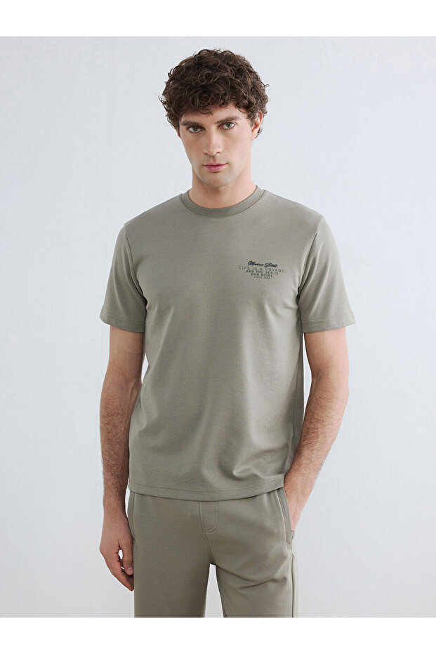 Nevavm Men's T-Shirt with Oval Collar and Printed Design