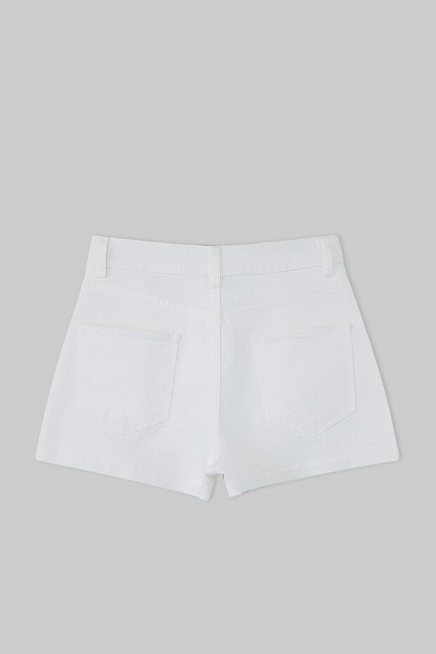 Beyaz Cep Detaylı Yüksek Bel Orta Esnek Mini Denim Şort TWOSS26SR00160 - 6