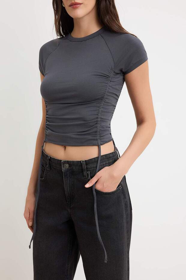 Antrasit Fitted/Vücuda Oturan Kısa Kollu Büzgülü Yumuşak Örme Bluz TWOSS26BZ00776 - 3