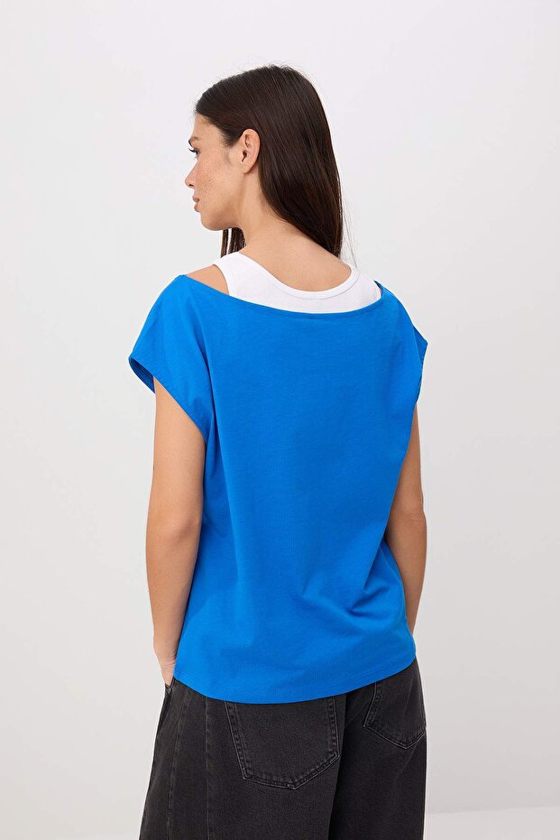 Saks Renk Bloklu Regular Kayık Yaka Düşük Kol Kısa Tok %100 Pamuk Örme T-Shirt TWOSS26TS00217 - 5