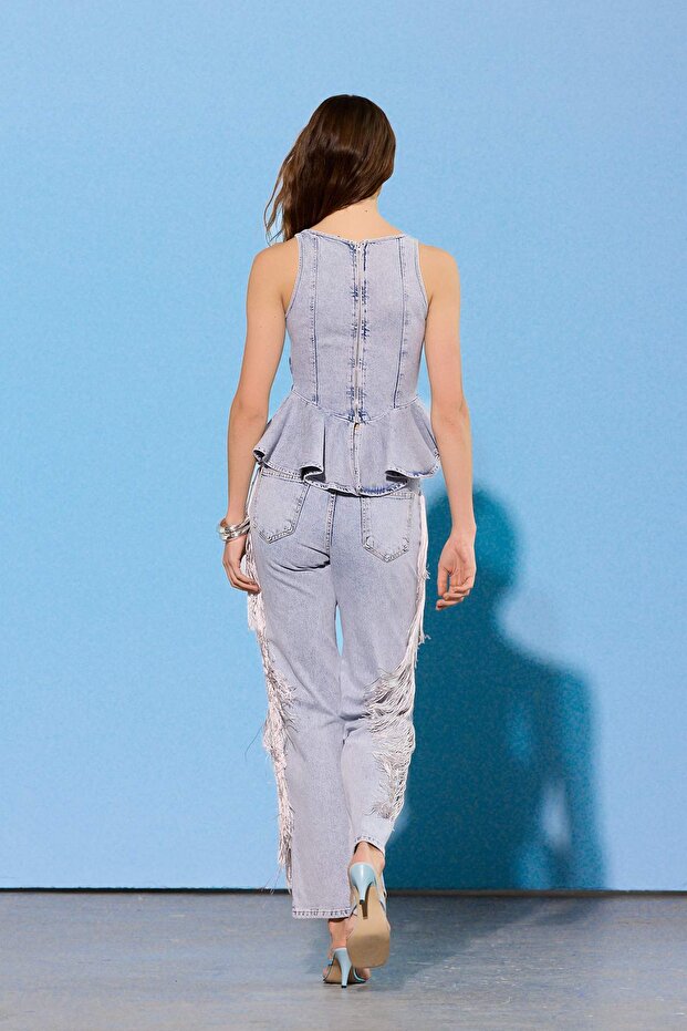 Limited Edition Açık Mavi Volanlı Az Esnek Denim Bluz TWOSS26BZ00576 - 2