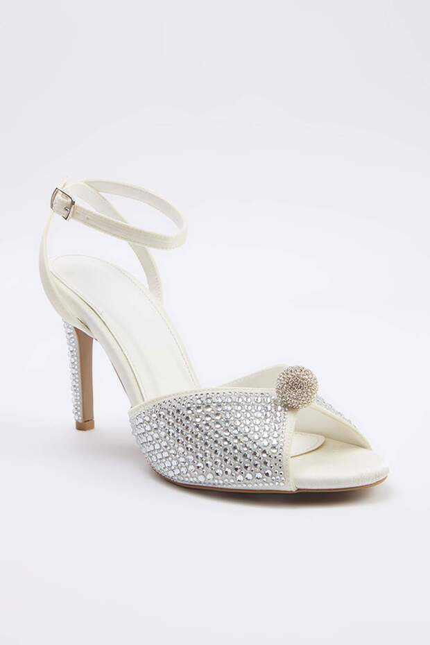 Bridal Beyaz Taş Detaylı Kadın 9,5 cm Klasik Topuklu Ayakkabı TAKSS26TO00073 - 3