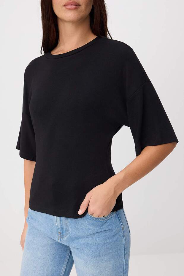 Siyah Fitted/Bele Oturan Düşük Kol Truvakar Yumuşak Örme T-Shirt TWOSS26TS00060 - 3