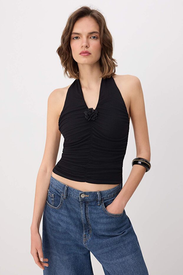 Siyah Fitted/Vücuda Oturan Boyundan Bağlamalı Aksesuarlı Yumuşak Örme Bluz TWOSS26BZ00339