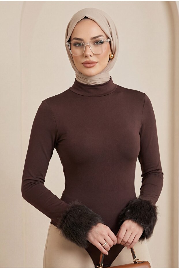 Fur-Trimmed Half-Throat Zip-Up Blouse - Brown