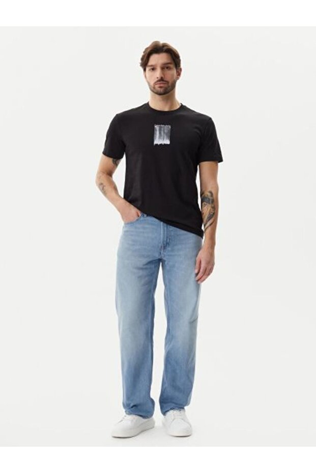 BRUSH STROKE GRAPHIC TEE - 3