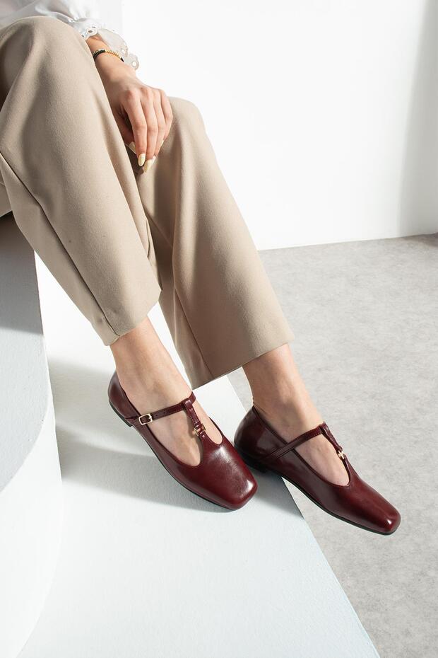 Fisher Burgundy Buckle Detailed Women's Shoes