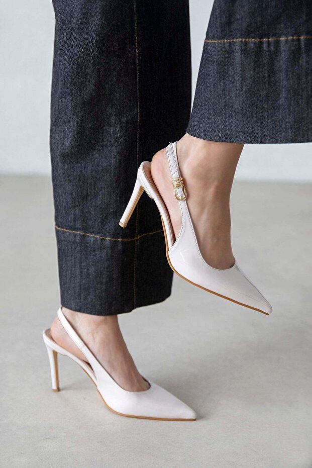 Flora Women's Heeled Patent Leather Shoes Beige